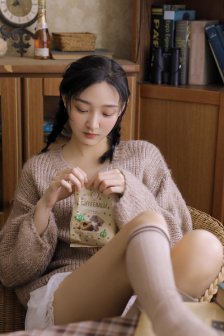 文轩对着全身镜做